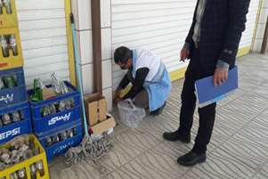 پلمپ یک واحد سوپرمارکت متخلف به دلیل عدم رعایت اصول بهداشتی در شهرستان ارسنجان 