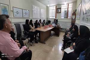 تقدیر از مراقبین سلامت در اولین روز از هفته سلامت در مرکز بهداشت ارسنجان