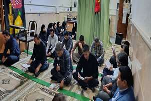برگزاری مراسم پرفیض زیارت عاشورا در مرکز بهداشت ارسنجان به مناسبت فرا رسیدن ایام محرم‌الحرام