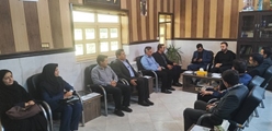 حضور جمعی از کارکنان شبکه بهداشت و درمان ارسنجان در دادگستری و اداره ثبت اسناد شهرستان به مناسبت هفته قوه قضاییه